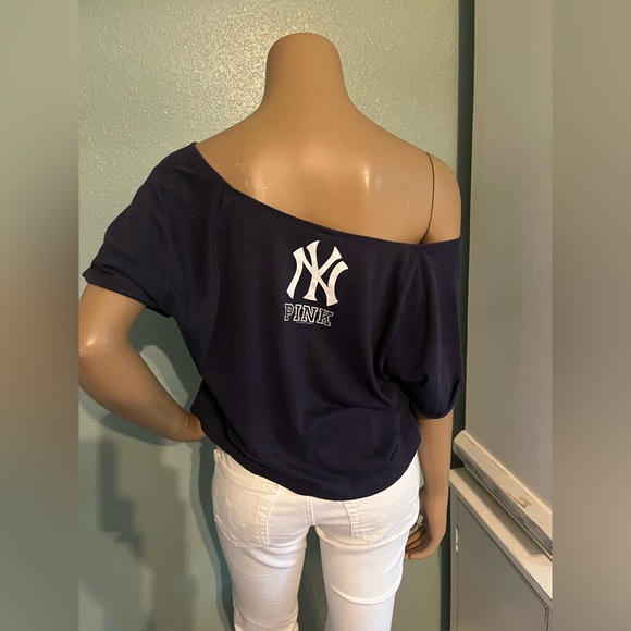 Victoria’s Secret PINK New York Yankees Navy Cropped Top - Picture 13 of 16